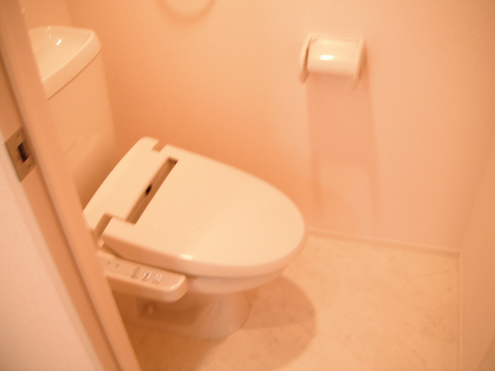 トイレ　落ち着いたトイレです