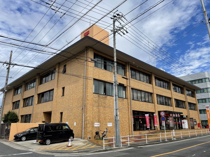 郵便局　名東郵便局（郵便局）まで990m