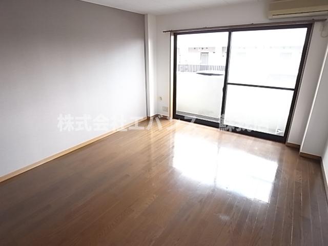 居室・リビング　居間です