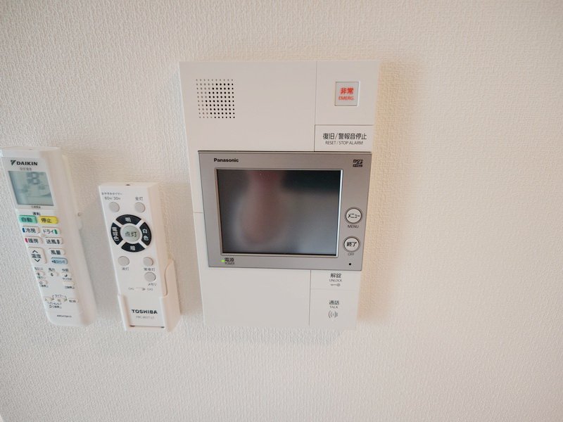 セキュリティ　☆安心のTVモニター付きインターホン☆