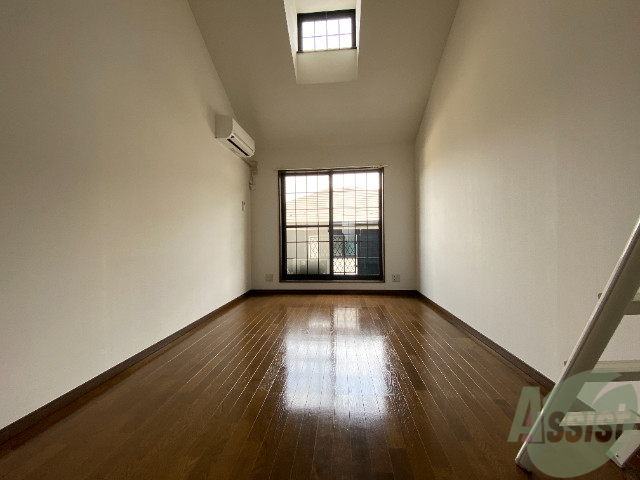 居室・リビング　８帖の広々とした洋室です＾＾広いですね～