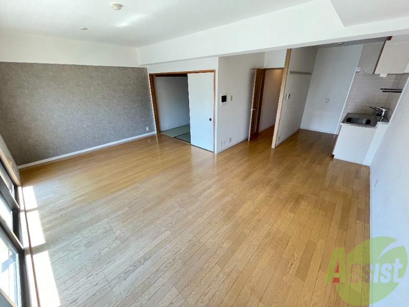 居室・リビング　広々開放的なリビング