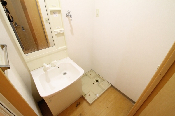 洗面設備　忙しい朝にうれしい洗髪洗面化粧台付♪