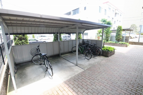 その他　敷地内に駐輪場があるのは嬉しいポイントです。