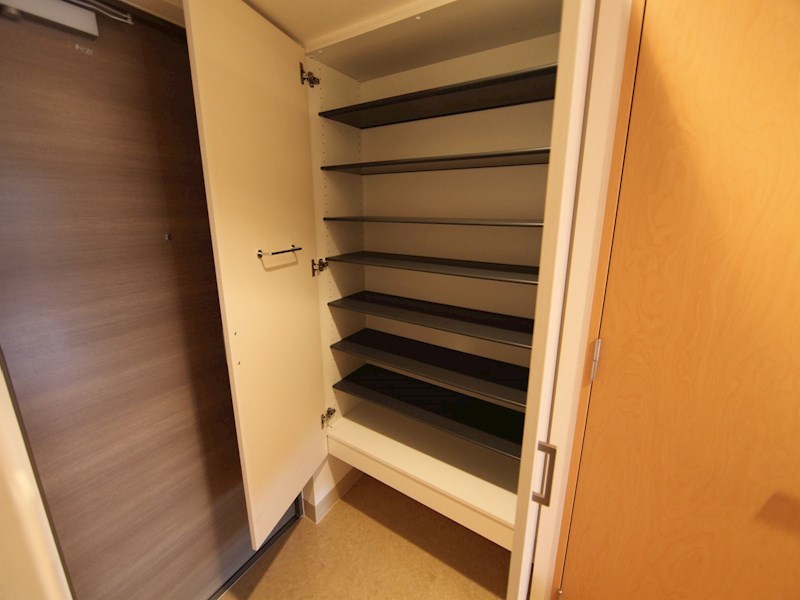 玄関　玄関　シューズボックス付（収納充実してます）