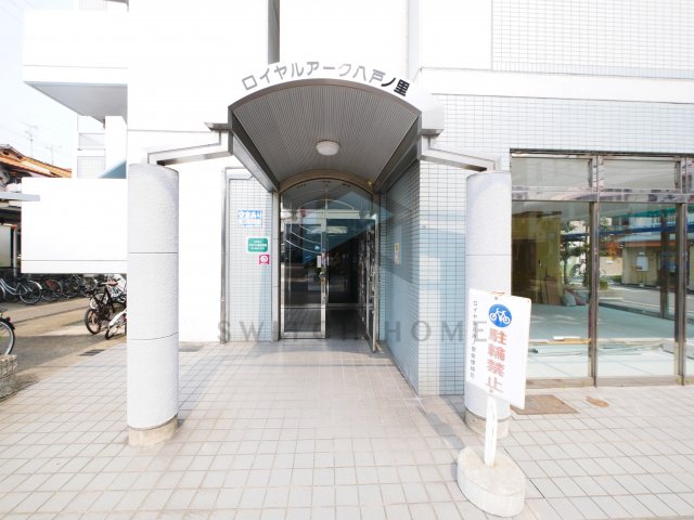 エントランス　清潔なエントランスです