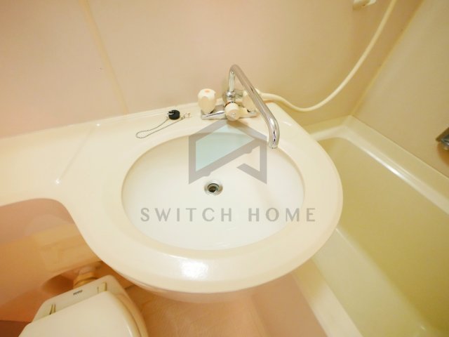 洗面設備　洗面台です