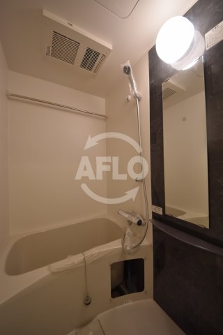 バス・シャワールーム　エスリード九条スタシオン　バスルーム