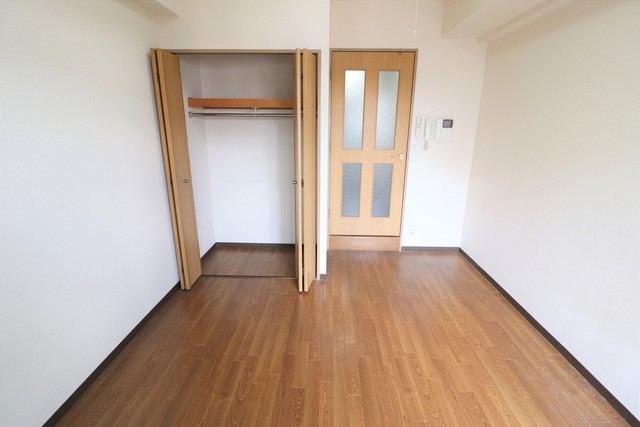 居室・リビング　６．５帖　洋室