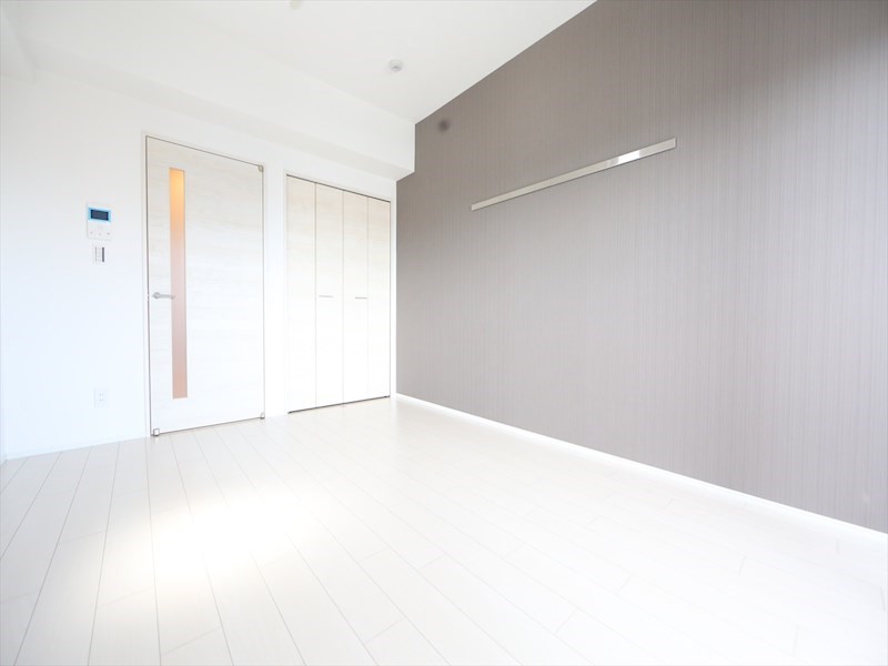 その他部屋・スペース　洋室8.3帖　2面採光　クローゼット付（収納充実してます）