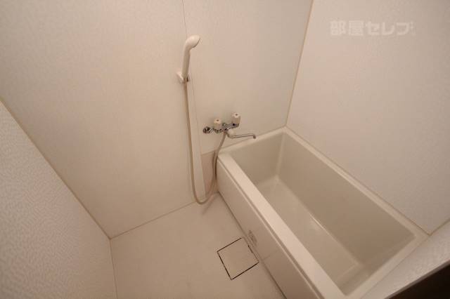 バス・シャワールーム　別室の写真を流用しております。