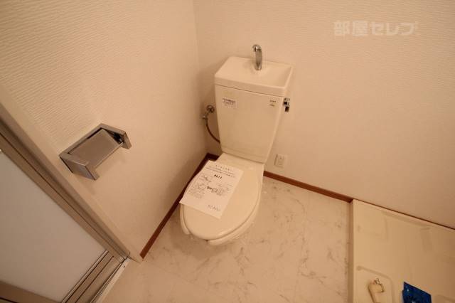 トイレ　別室の写真を流用しております。
