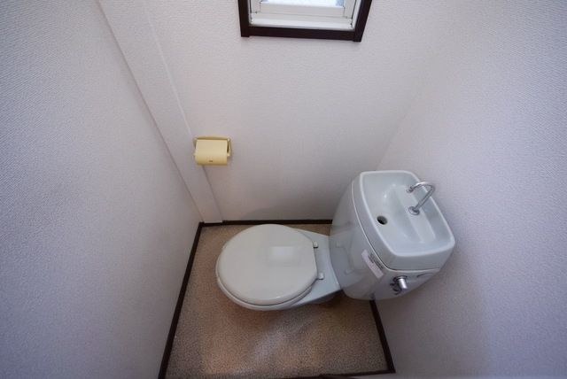 トイレ　★便利なバストイレ別の間取り★