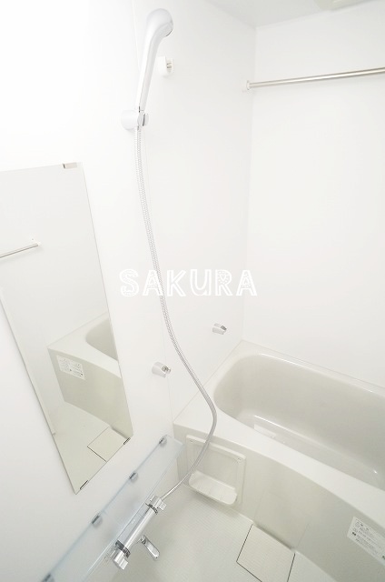 バス・シャワールーム　雨の日でも安心の浴室乾燥機付きです♪