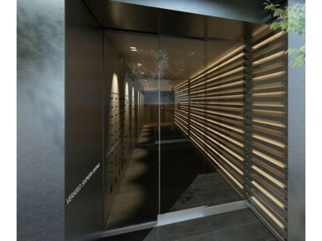 エントランス　落ち着いたエントランスです