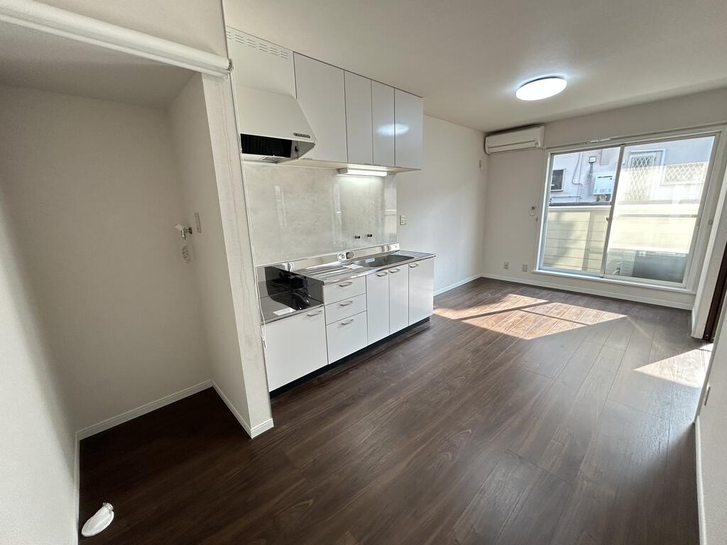 居室・リビング　リフォーム済みの明るいお部屋！