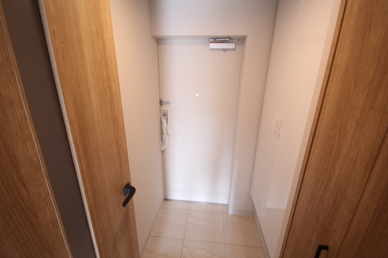 玄関　※別部屋の写真です