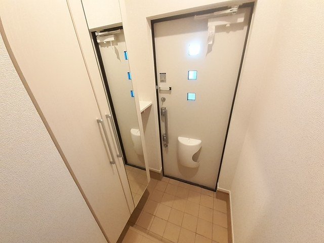 玄関　落ち着いた玄関です