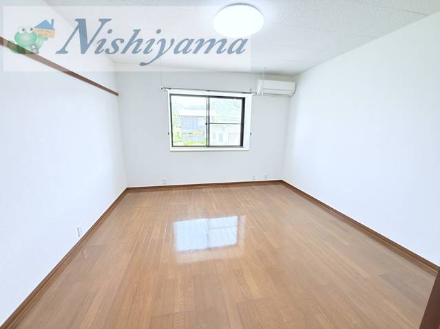 フラワーハイツNの居間写真
