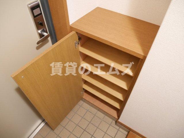 収納　メゾン・ド・エスポワ ルのシューズボックス