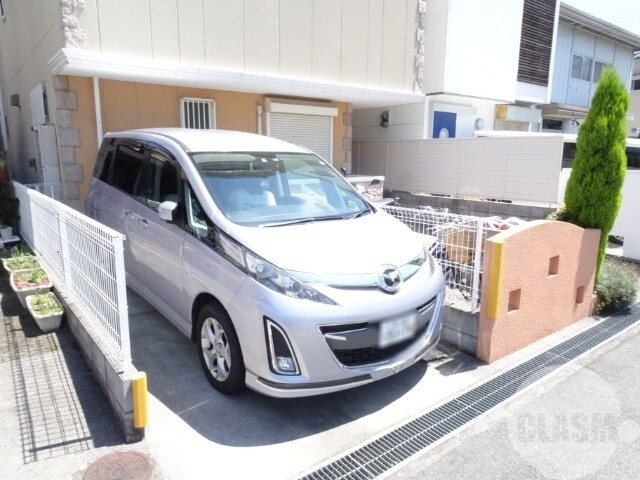 駐車場　敷地内駐車場
