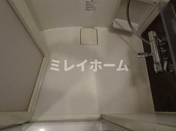 バス・シャワールーム　同建物内、別のお部屋の参考写真になります。
