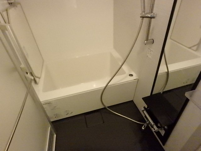 バス・シャワールーム　※別部屋の参考写真です。