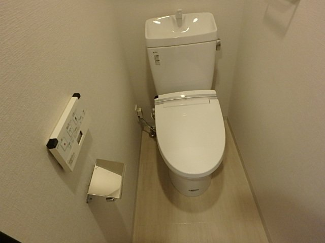 トイレ　※別部屋の参考写真です。