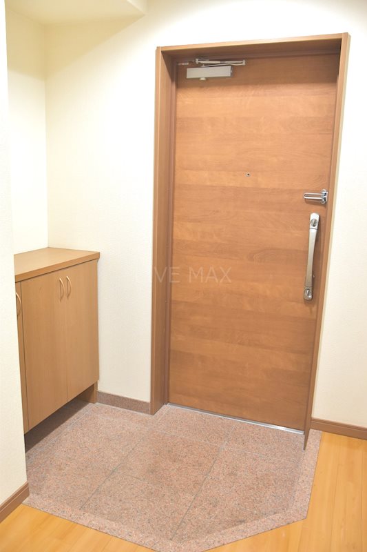 玄関　※別部屋のお写真になります