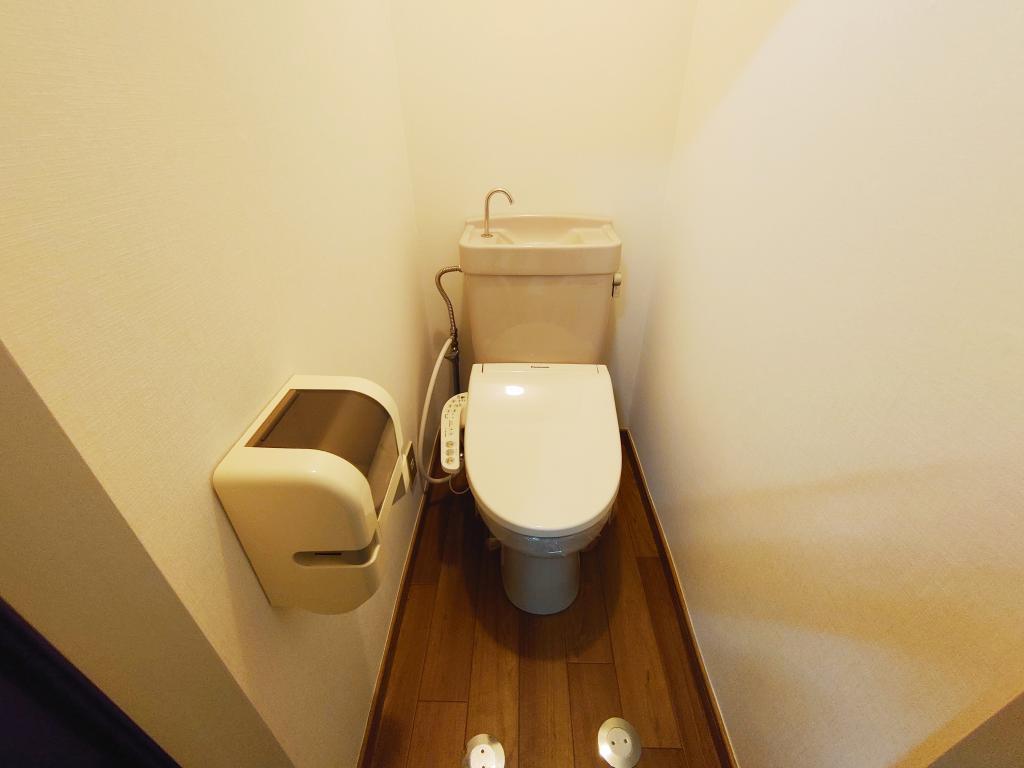 ハウスグランデのトイレ写真
