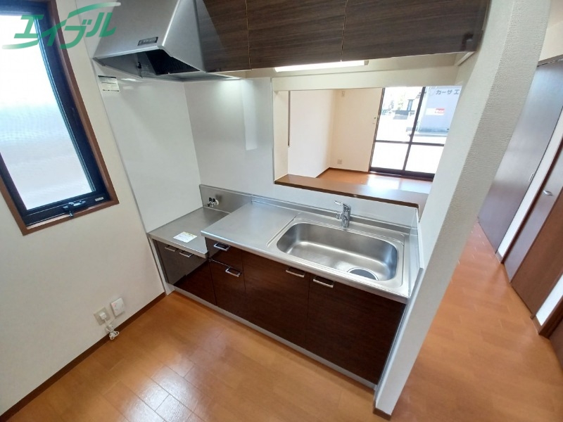 キッチン　同タイプ部屋写真です。