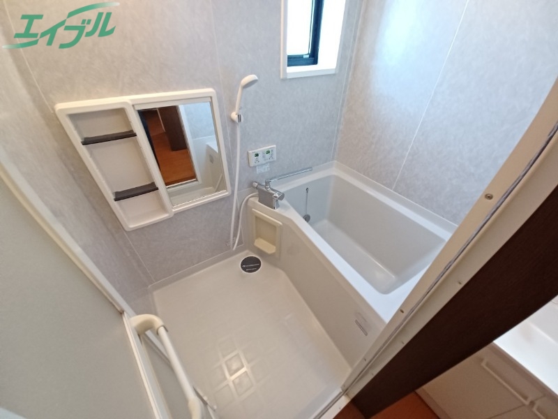 バス・シャワールーム　同タイプ部屋写真です。
