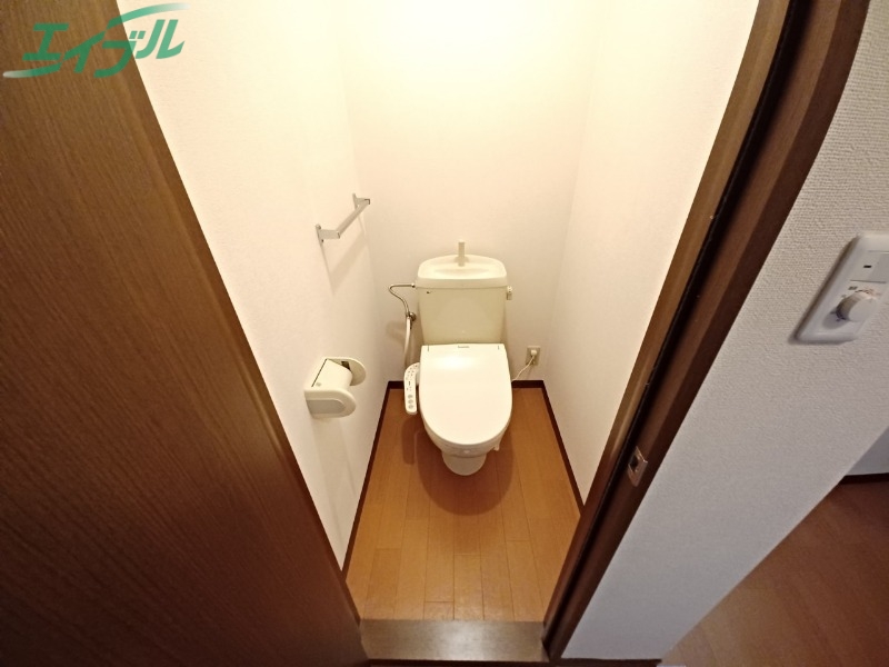 トイレ　同タイプ部屋写真です。