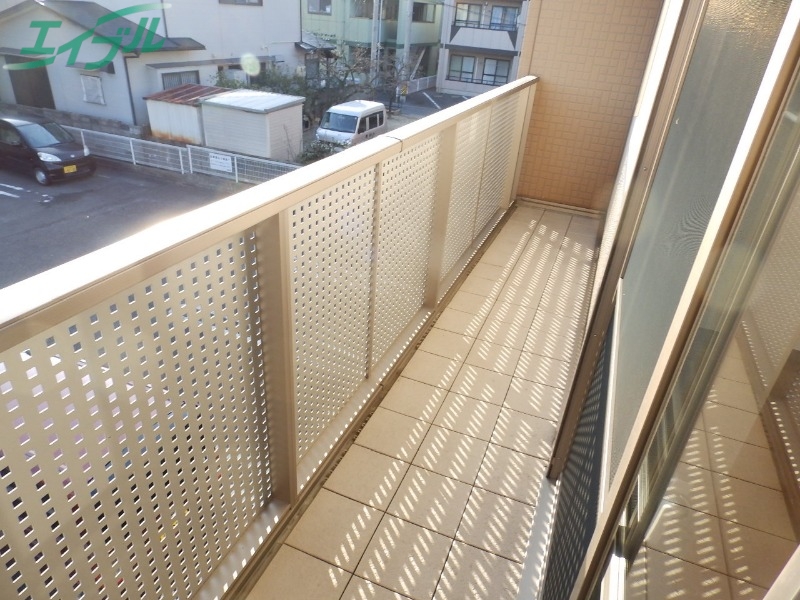 バルコニー　同タイプ部屋写真です。