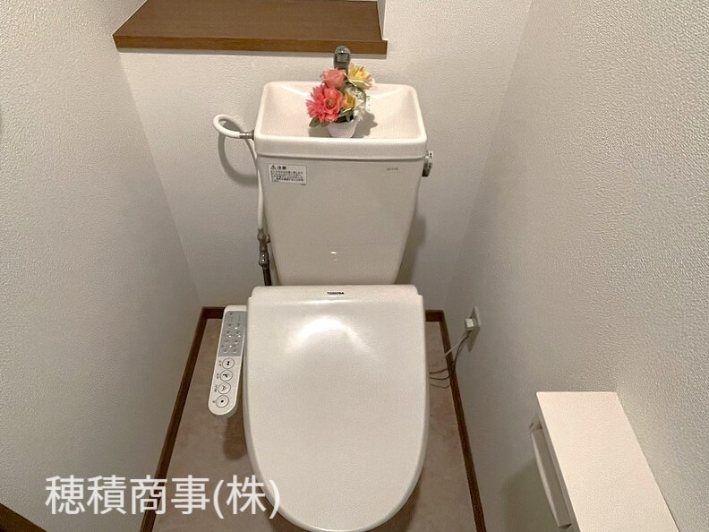 トイレ　冬も温かい温水洗浄便座です