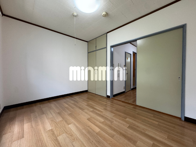 居室・リビング　家具の配置がしやすい６畳のお部屋です。