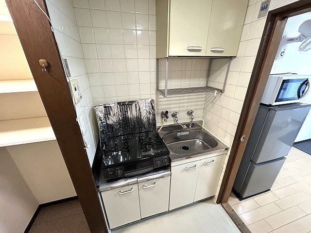 キッチン　参考写真。※2口IHコンロが設備として設置されております。