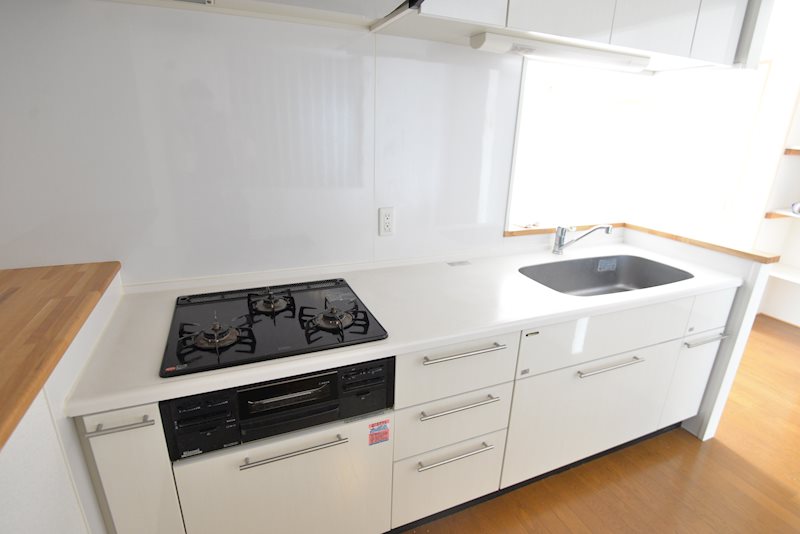 キッチン　同建物別部屋の参考写真です。