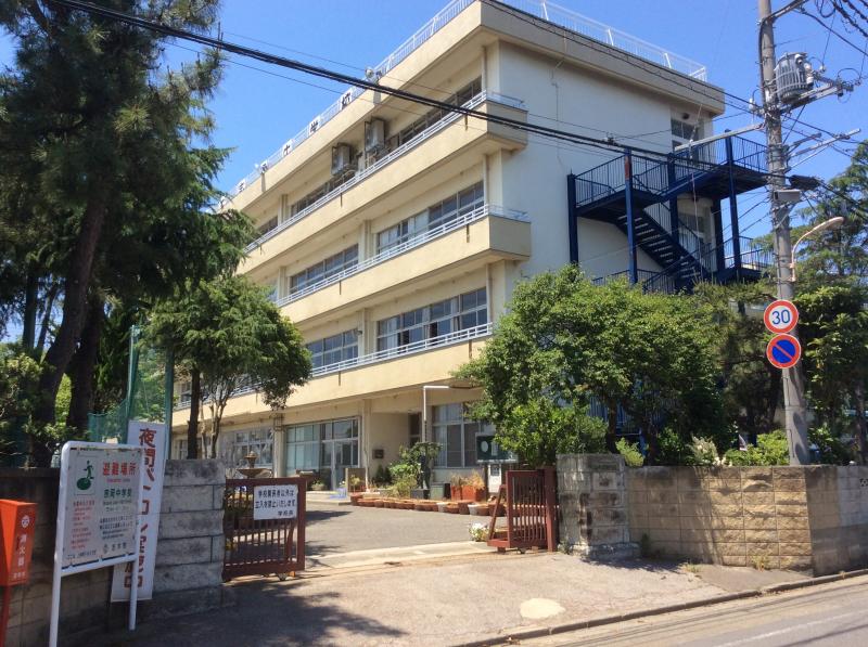中学校　志木市立宗岡中学校（中学校）まで748m