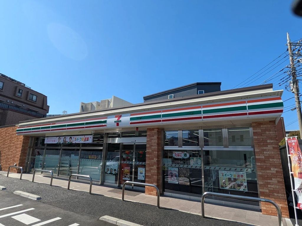 コンビニ　セブンイレブン足立扇3丁目店（コンビニ）まで300m
