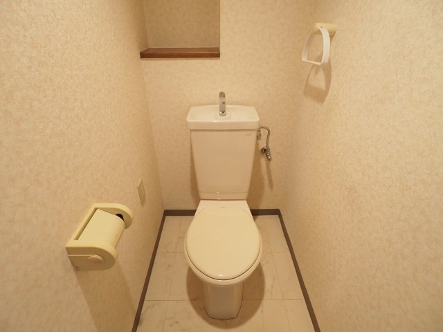 トイレ　ウォシュレット設置可能なトイレですね。