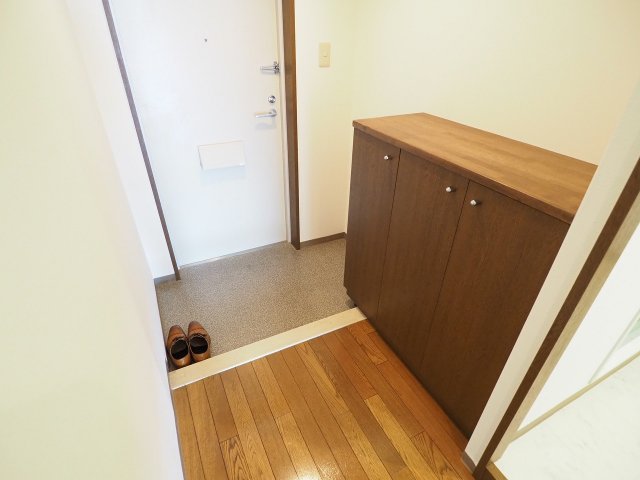 玄関　シューズBOXもしっかりありますね。
