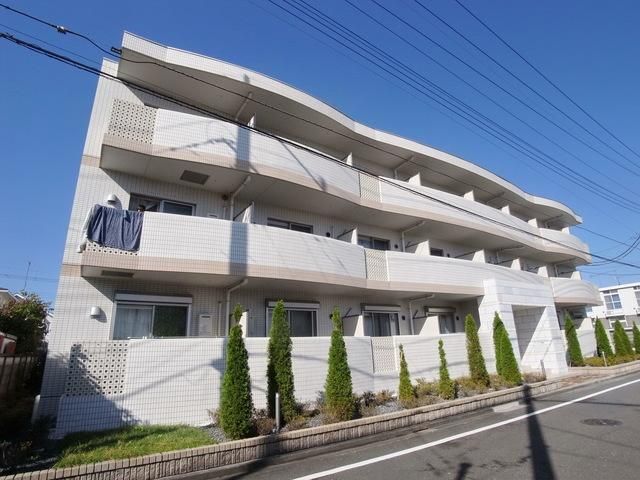 建物外観　♪重厚感ある建物です♪