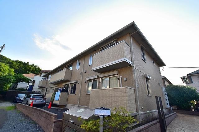 建物外観　軽量鉄骨造　２階建て♪