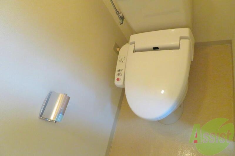 トイレ　温水洗浄便座で一年中快適ですね。