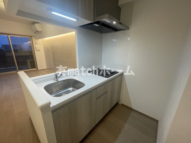 キッチン　同建物反転写真使用しています