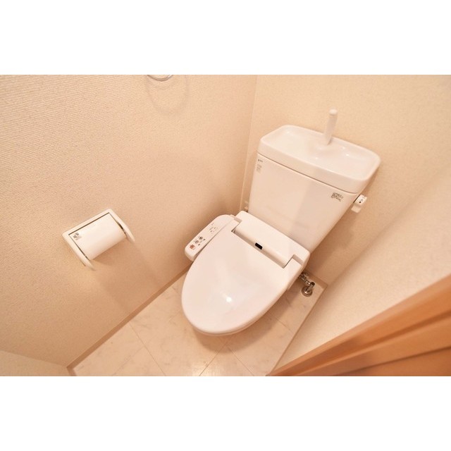 Gramercy Juso-higashi 2ndのトイレ写真