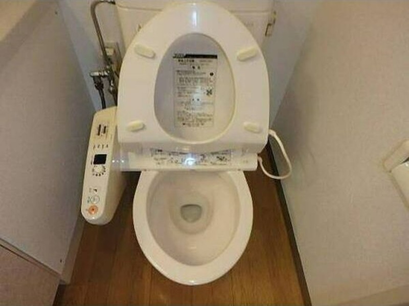 アル・ドゥ・6.のトイレ写真