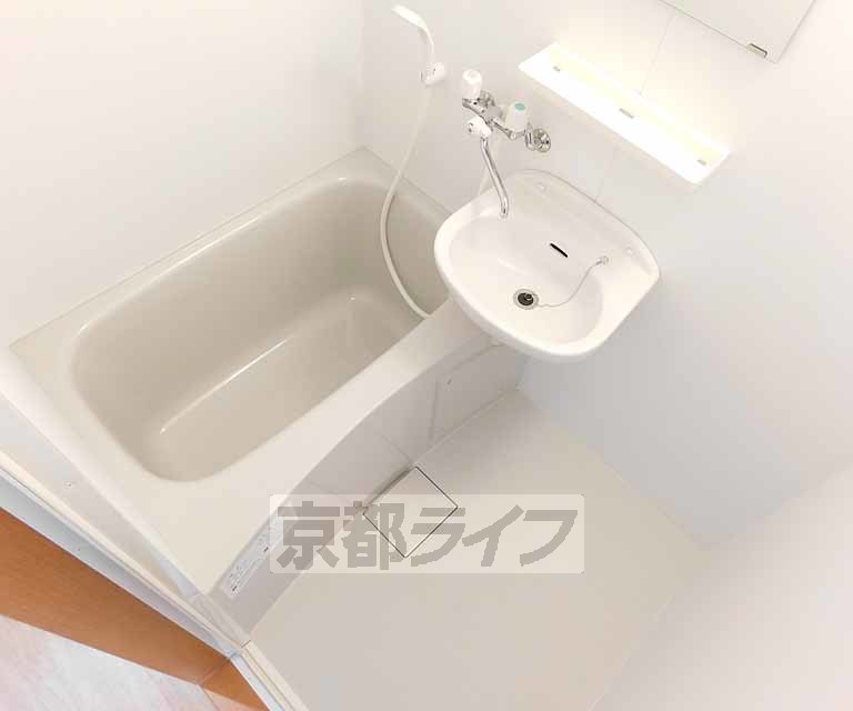 バス・シャワールーム　お風呂トイレ別です