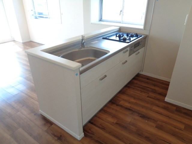 キッチン　同物件別部屋参考写真です